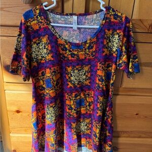 LuLaRoe Short Sleeve Scoop Neck Top in Orange, Purple, Blue, Yellow, Navy, Red